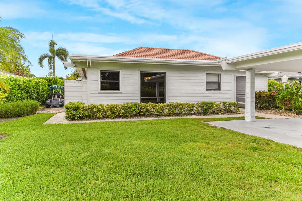 Photo of 13867 Eastpointe Way, Palm Beach Gardens, FL 33418 (MLS # B26044280)