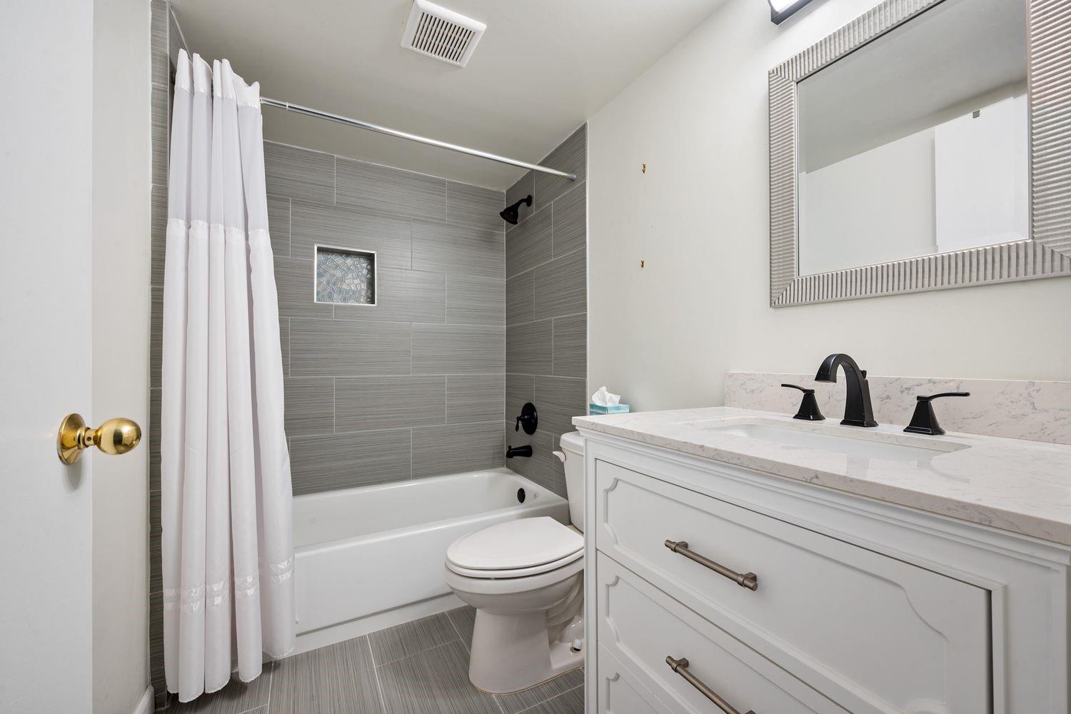 Schooner Oaks - Residential