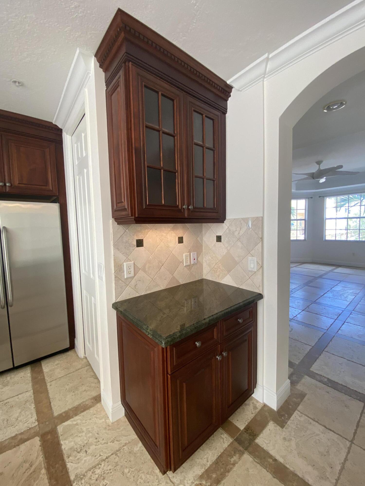 HARBOUR OAKS - Residential