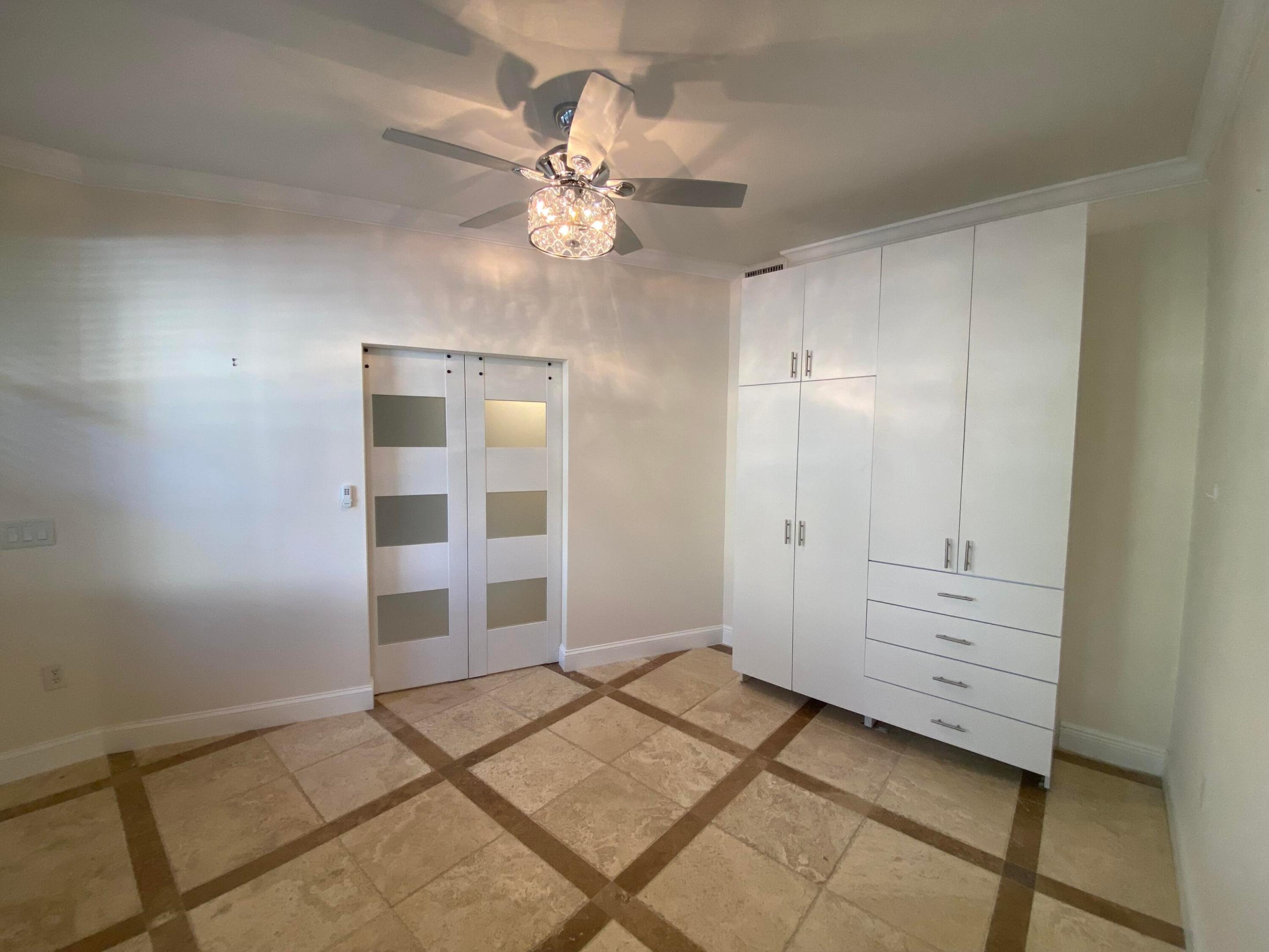 HARBOUR OAKS - Residential