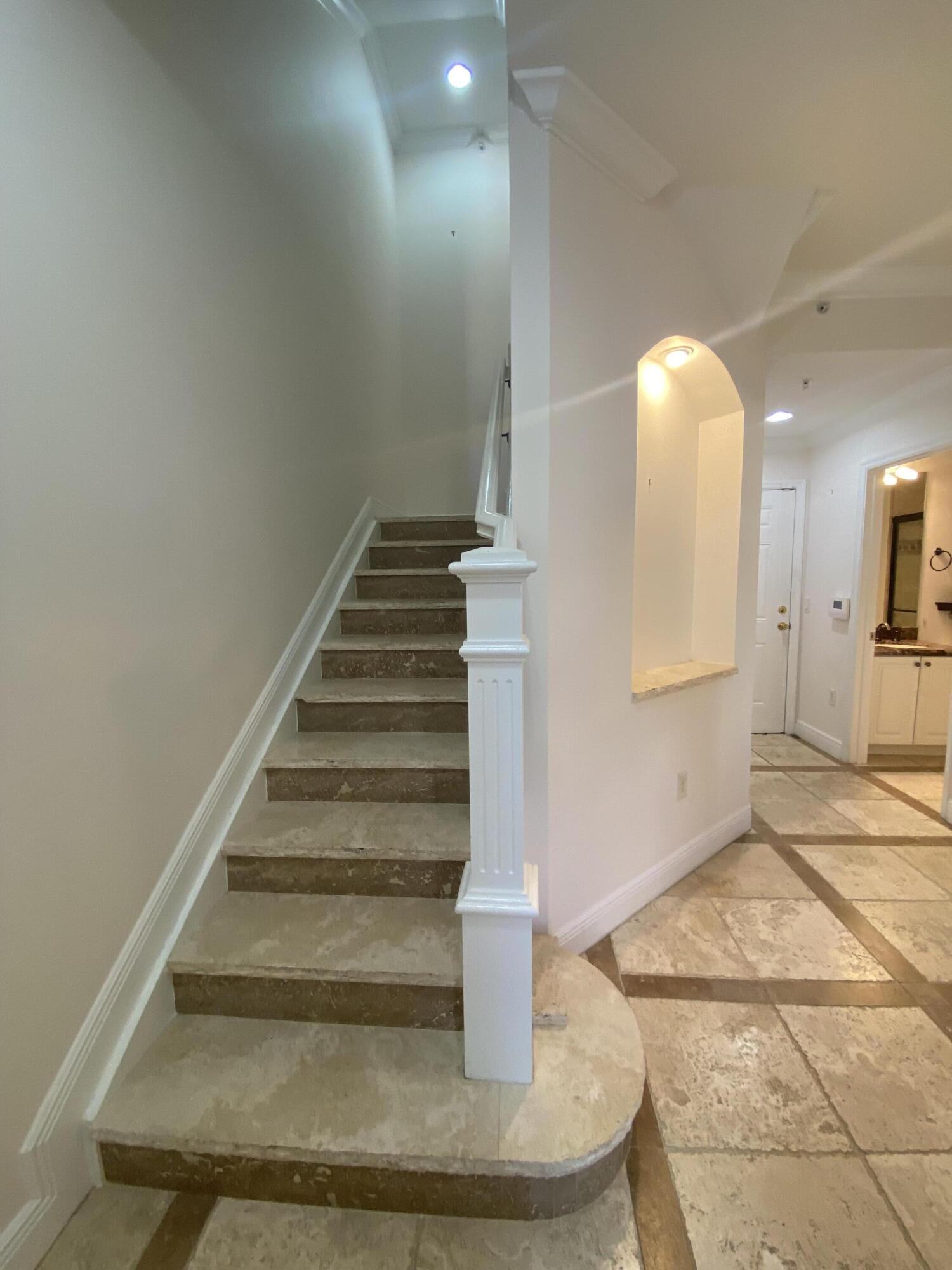 HARBOUR OAKS - Residential