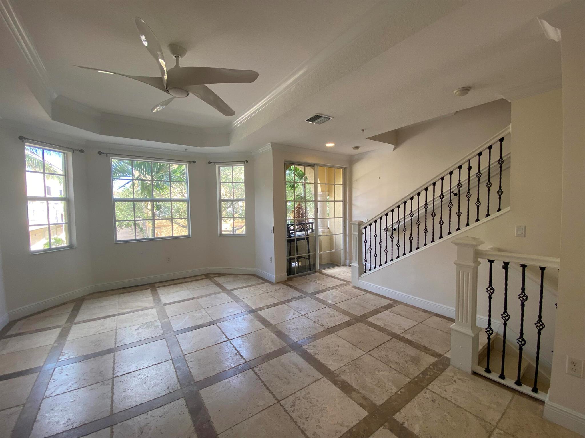 HARBOUR OAKS - Residential