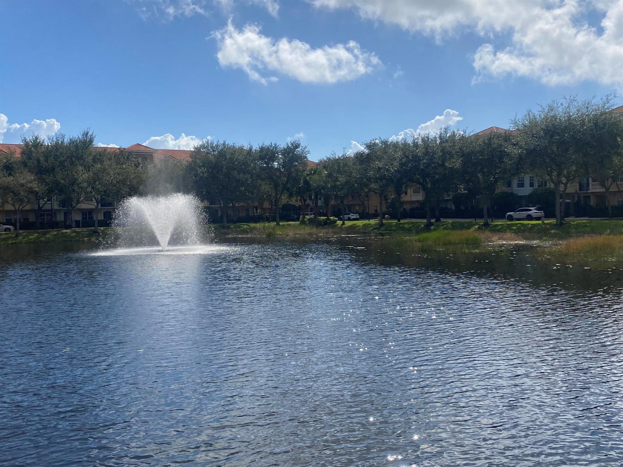 HARBOUR OAKS - Residential