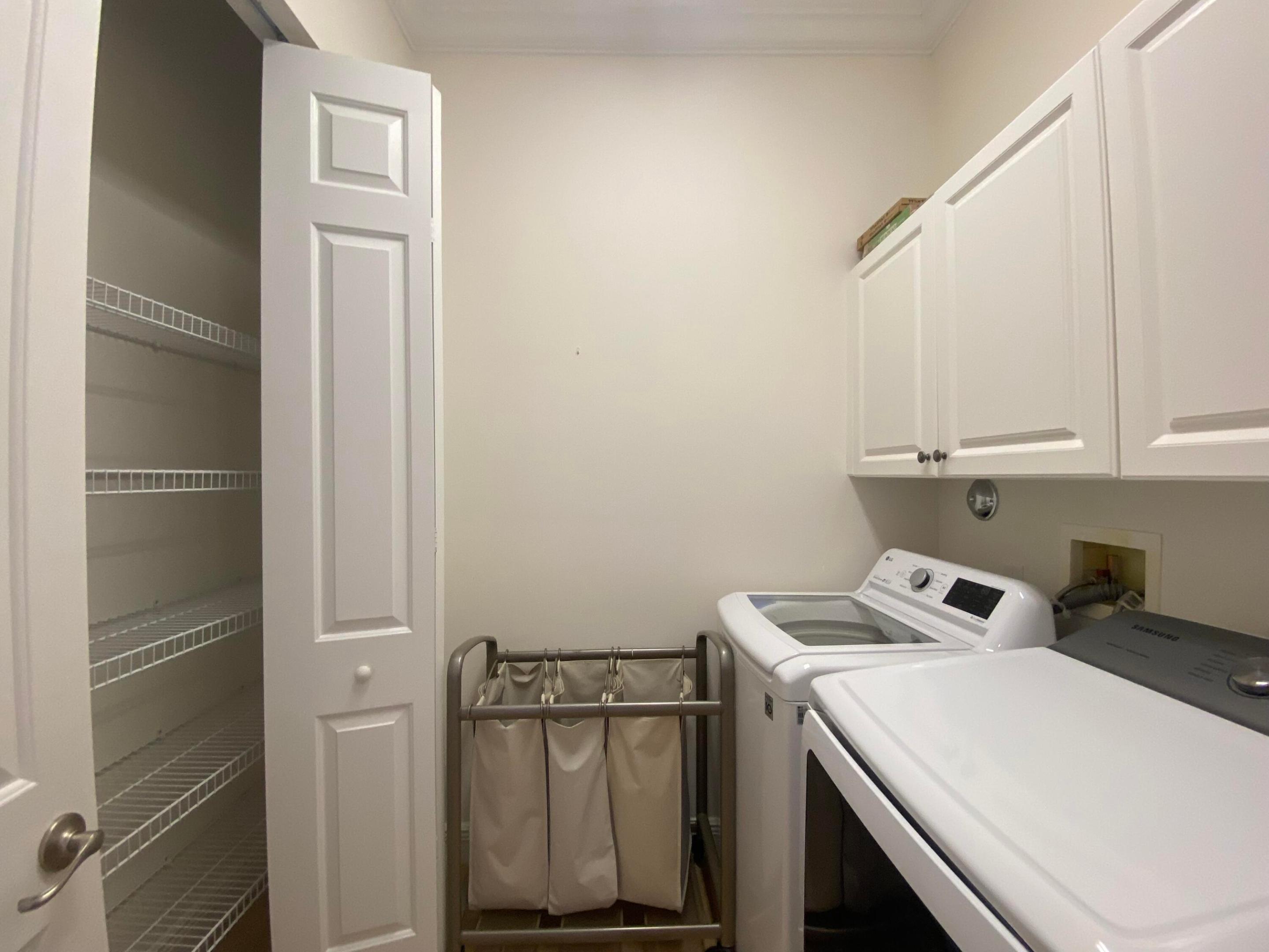 HARBOUR OAKS - Residential