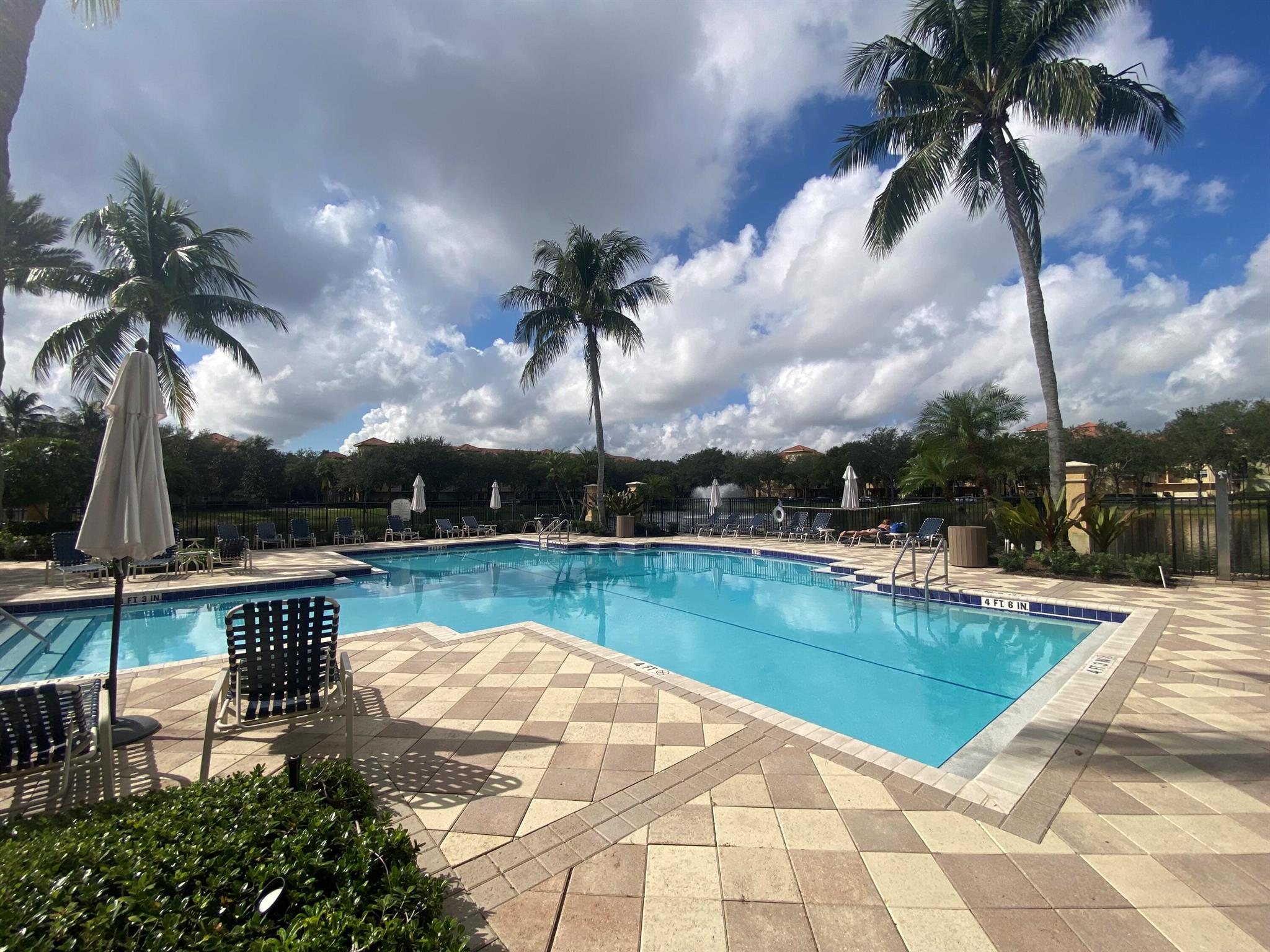 HARBOUR OAKS - Residential