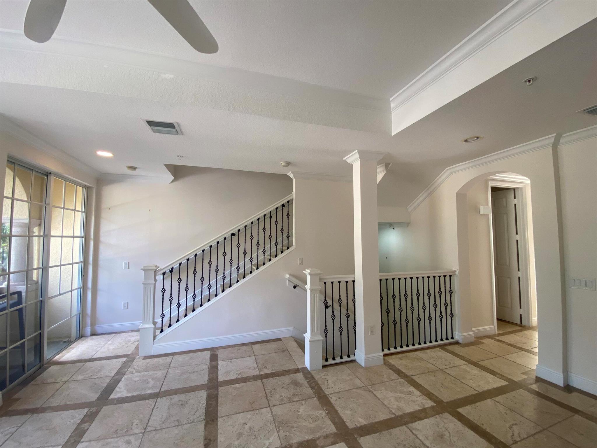 HARBOUR OAKS - Residential