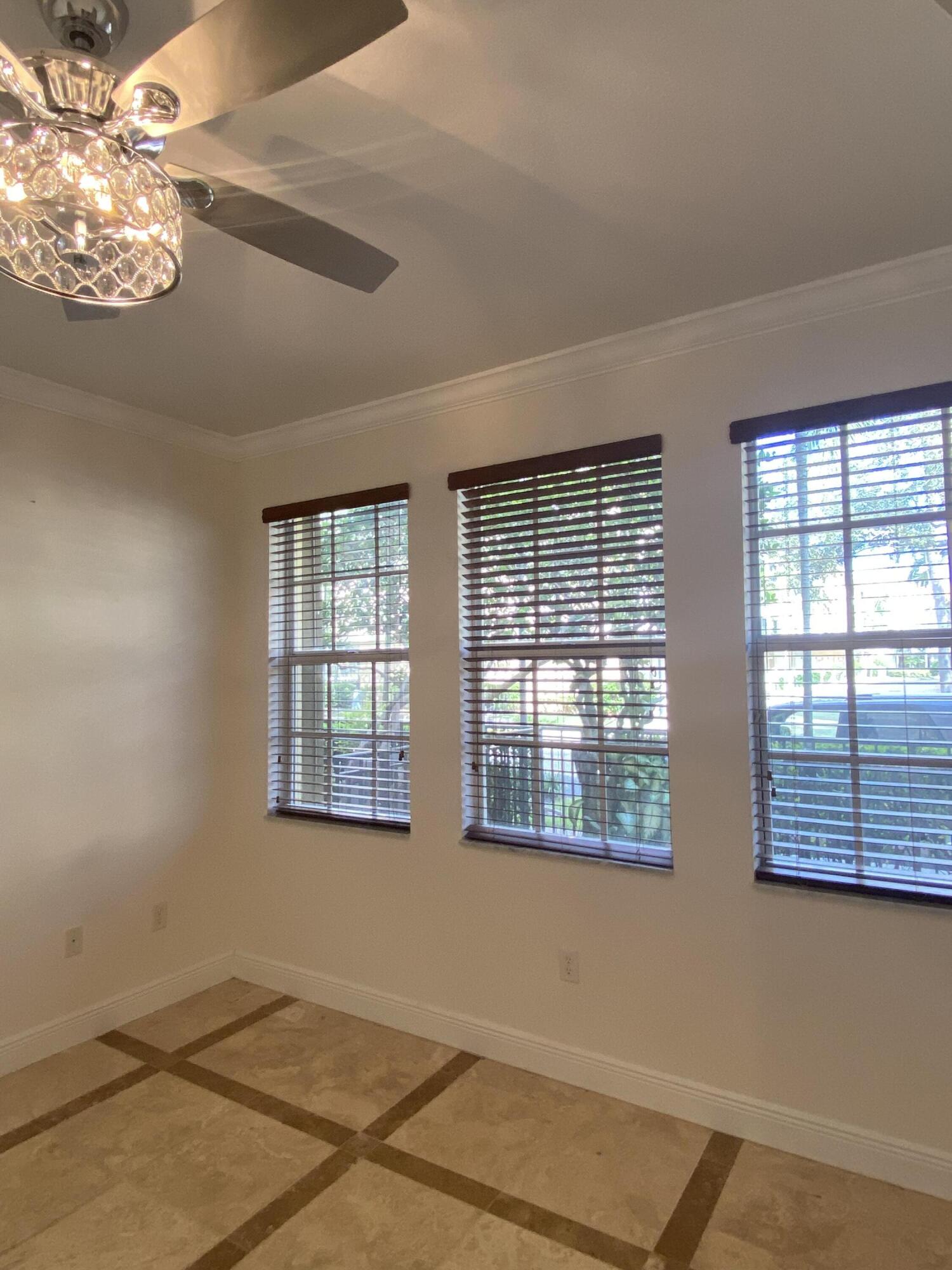 HARBOUR OAKS - Residential