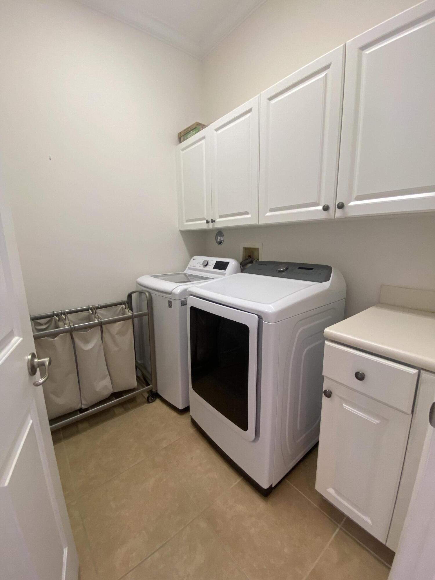 HARBOUR OAKS - Residential