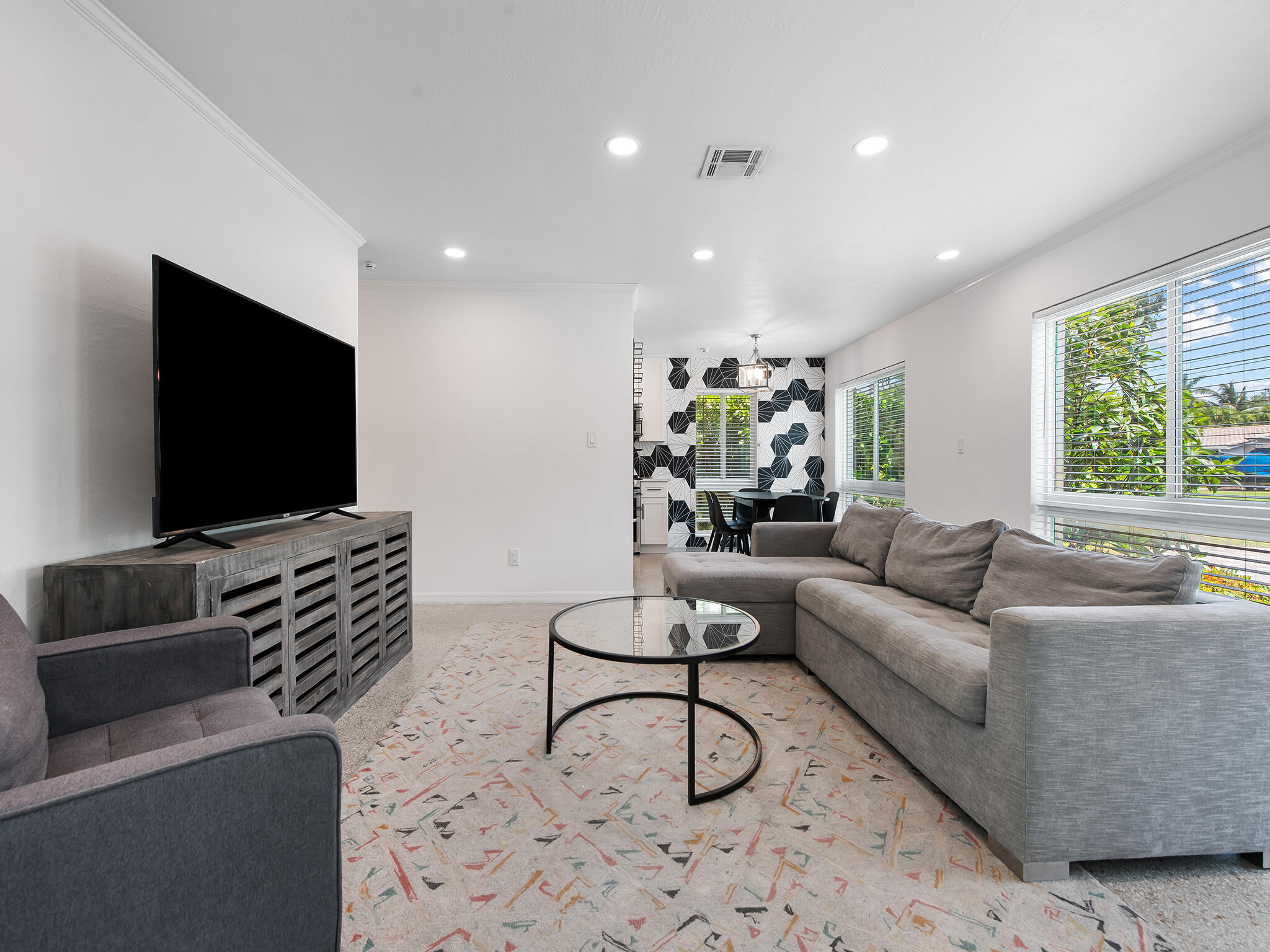 657 NW 30th Court