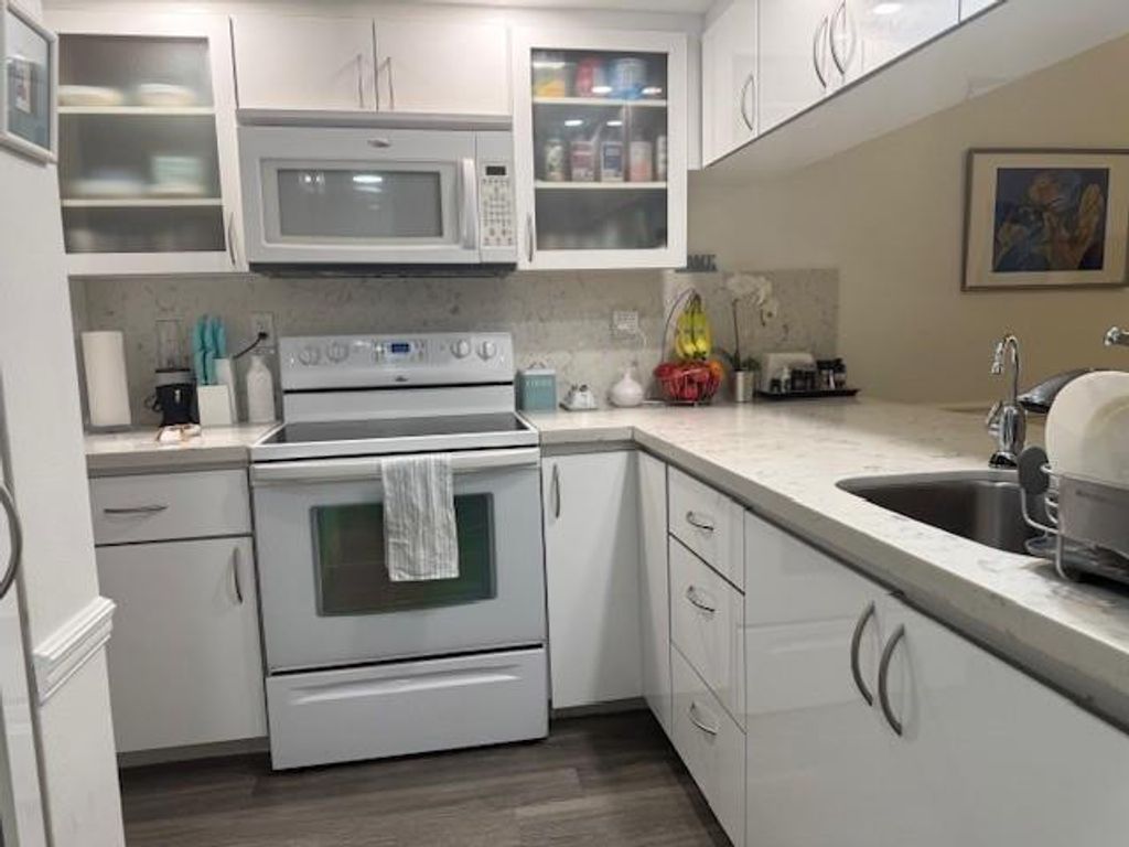 Photo of 6800 Cypress Road #512, Plantation, FL 33317 (MLS # F10541824)