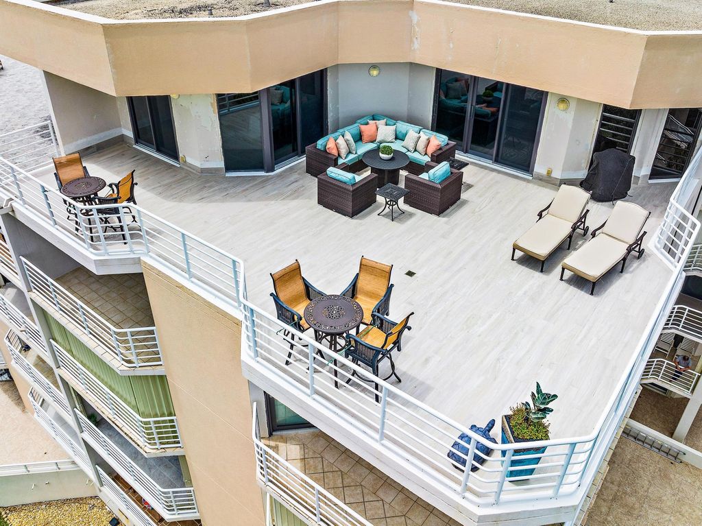 Photo of 176 Helios Drive #606, Jupiter, FL 33477 (MLS # R11086008)