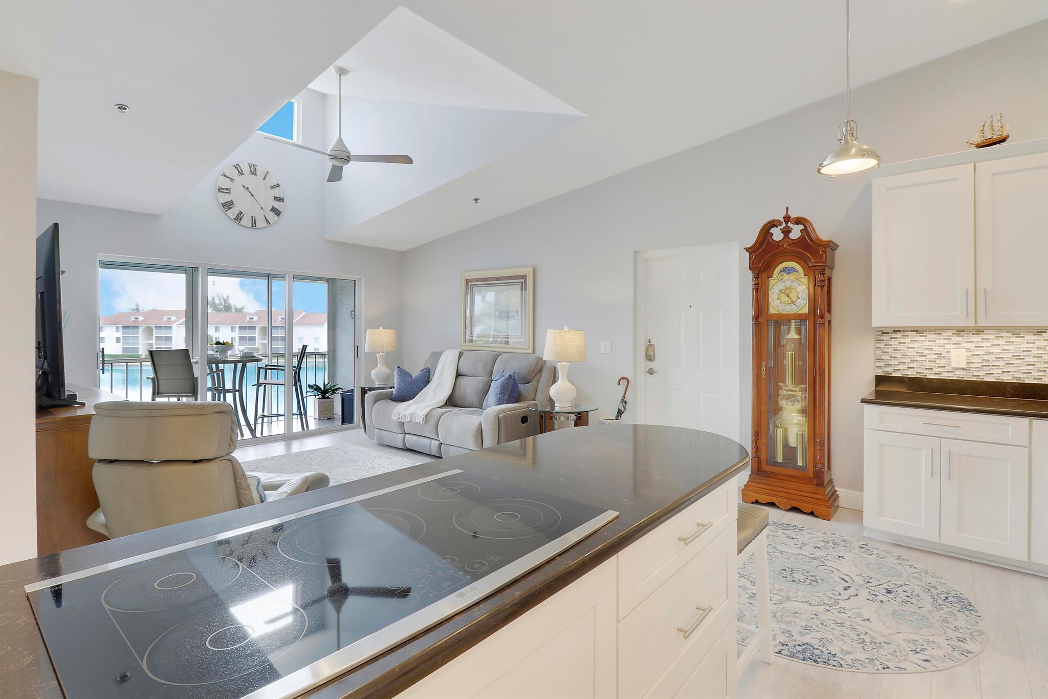 JENSEN BEACH CLUB - Residential