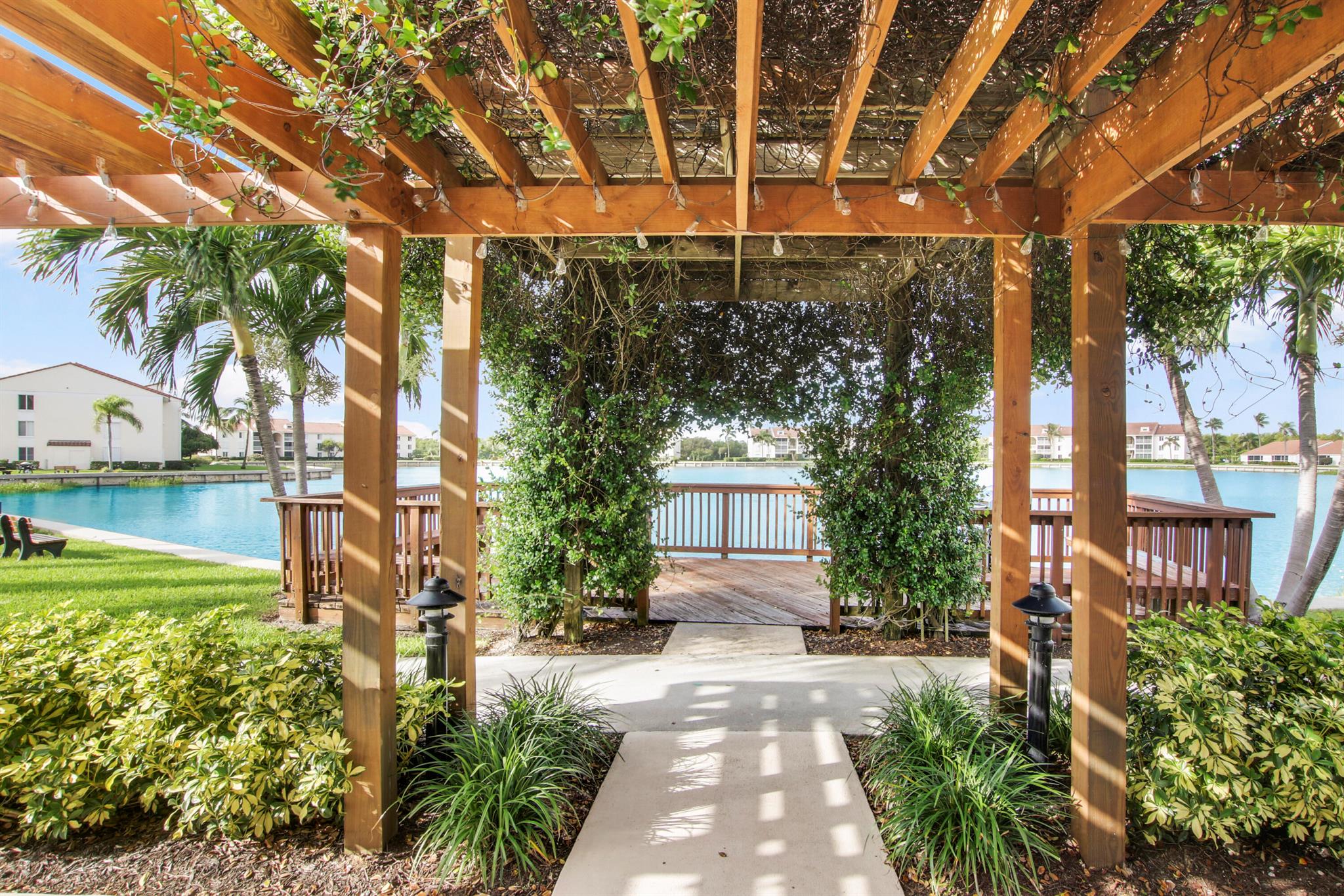 JENSEN BEACH CLUB - Residential