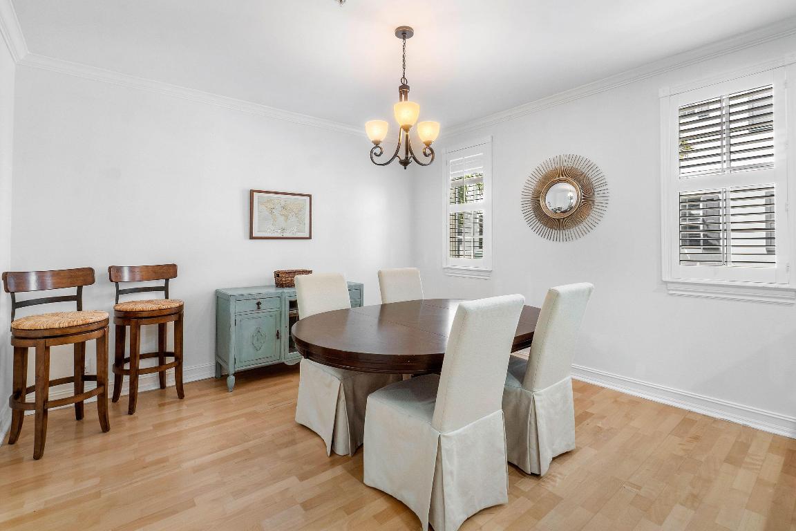 MALLORY SQUARE - Residential