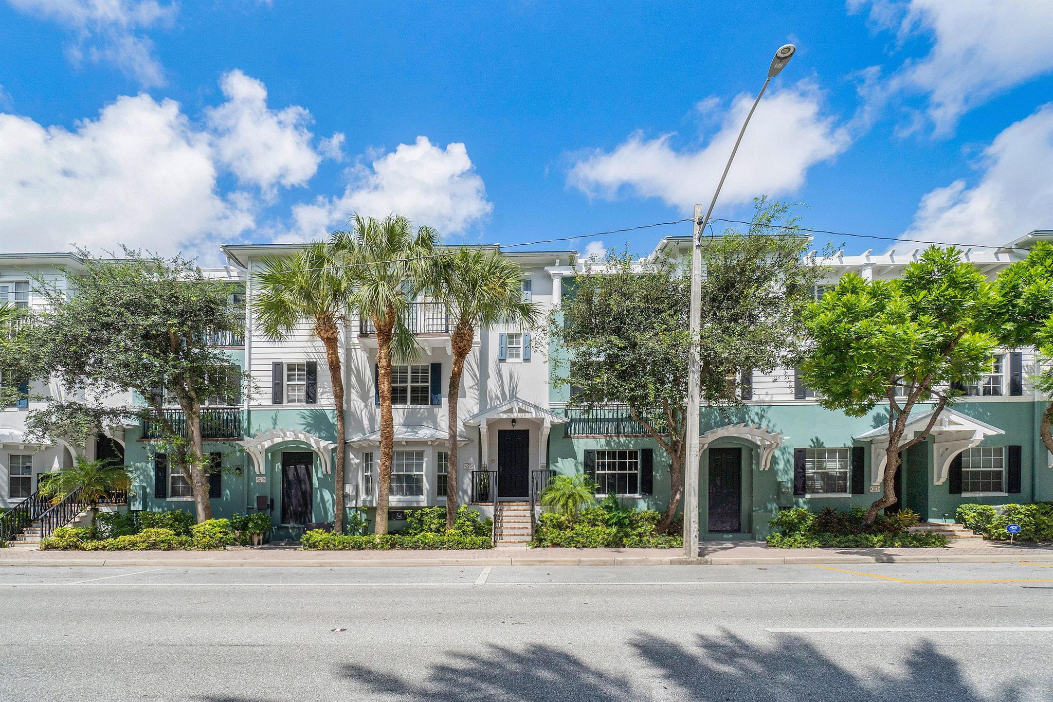 MALLORY SQUARE - Residential