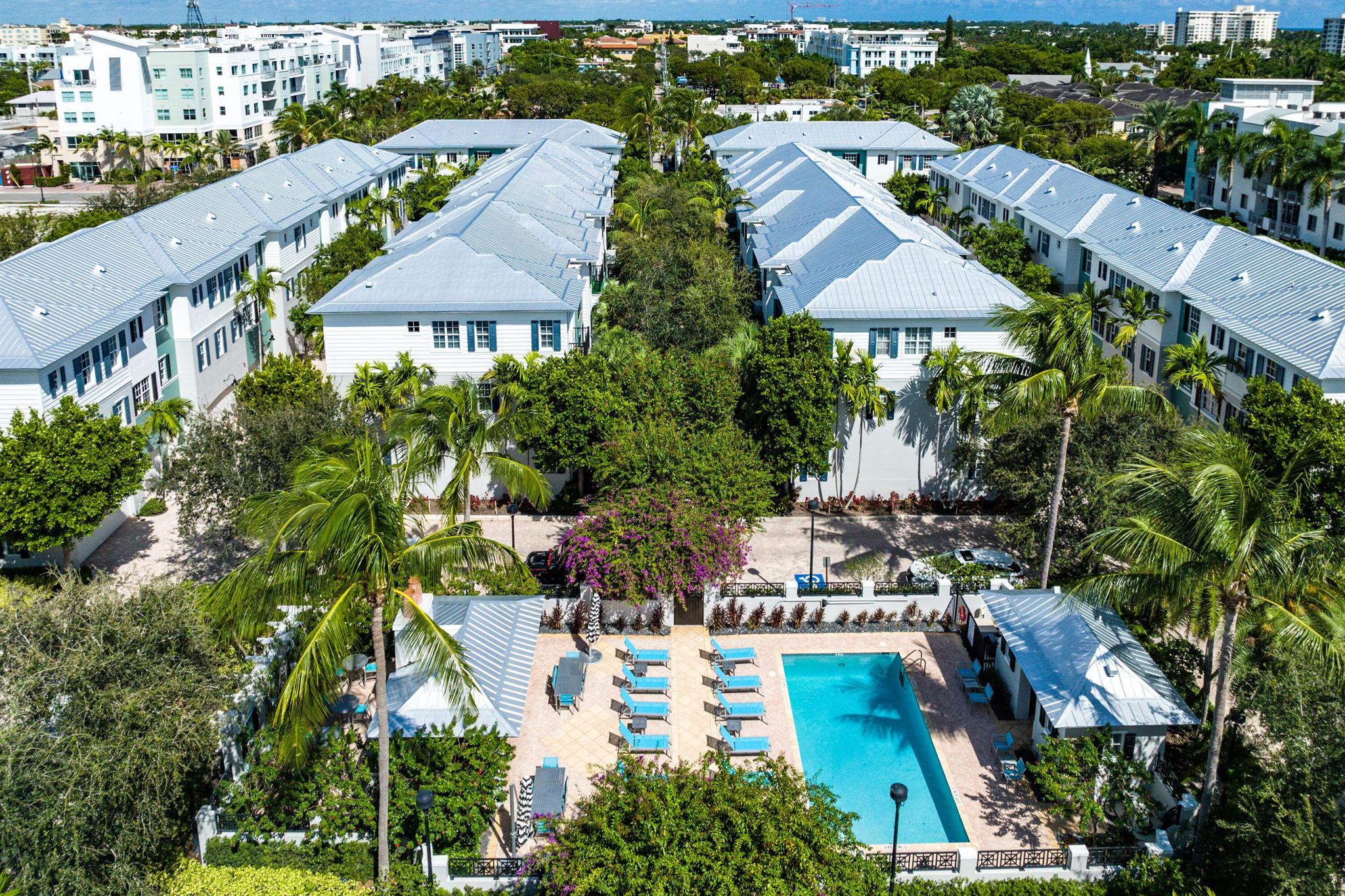 MALLORY SQUARE - Residential