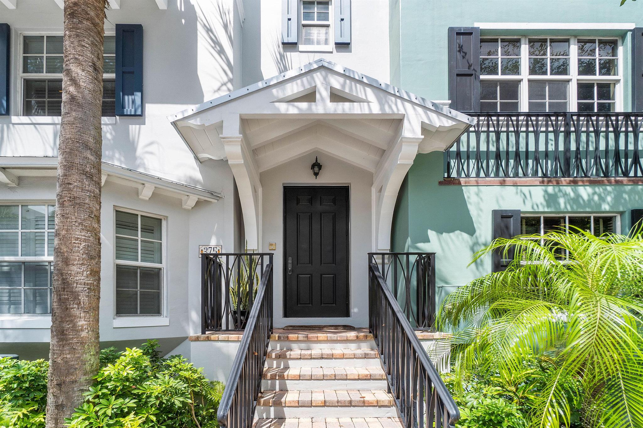 MALLORY SQUARE - Residential