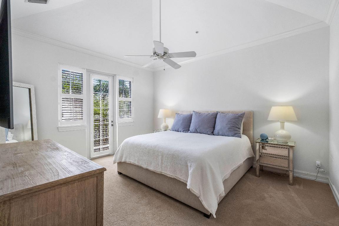 MALLORY SQUARE - Residential