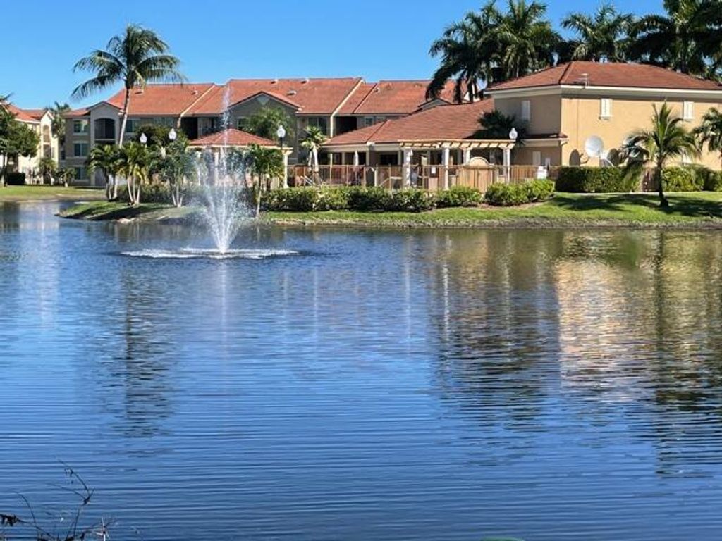 Photo of 110 Villa Circle, Boynton Beach, FL 33435 (MLS # R10988512)