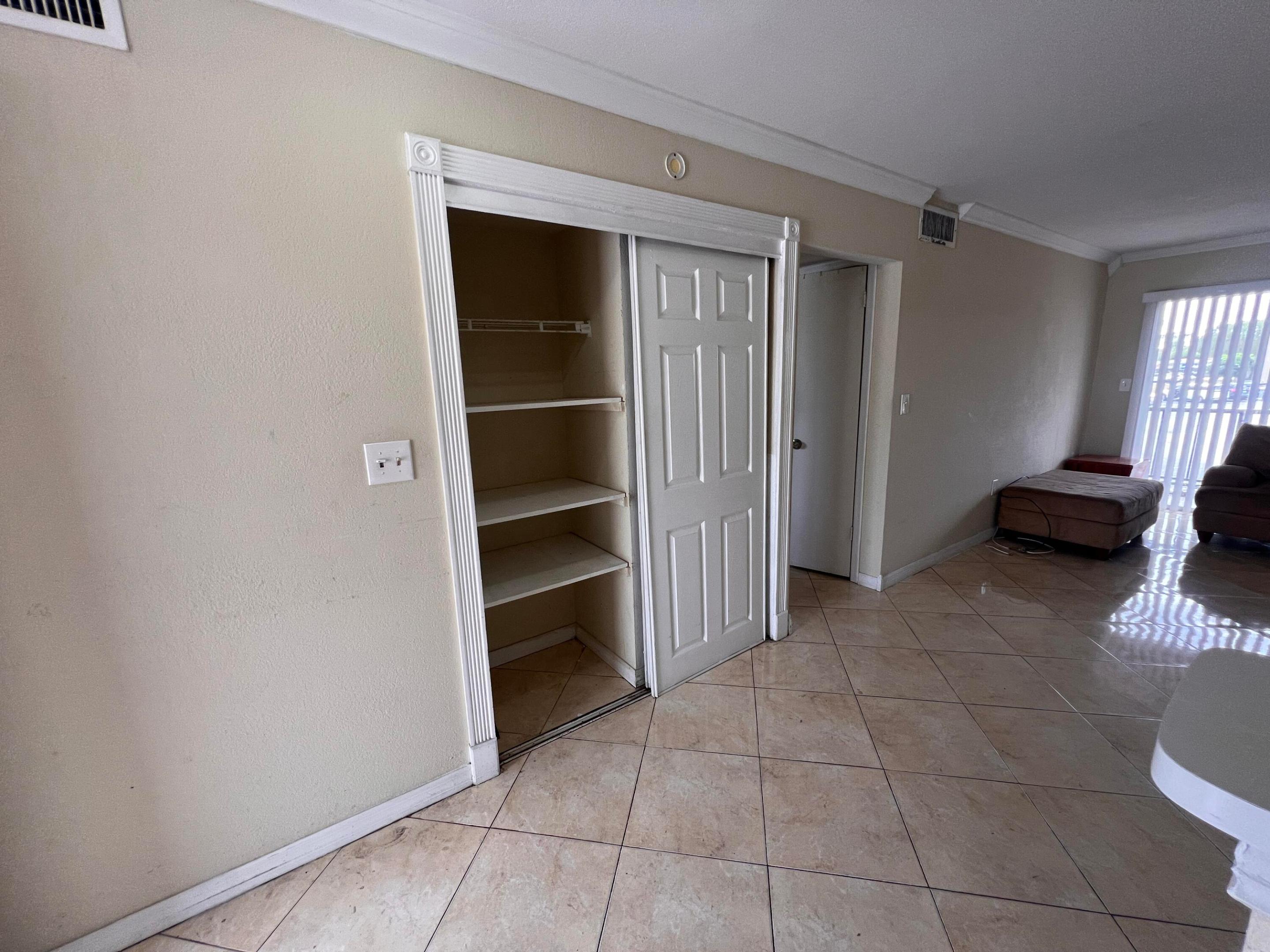 FOREST HILL GARDENS EAST COND - Residential