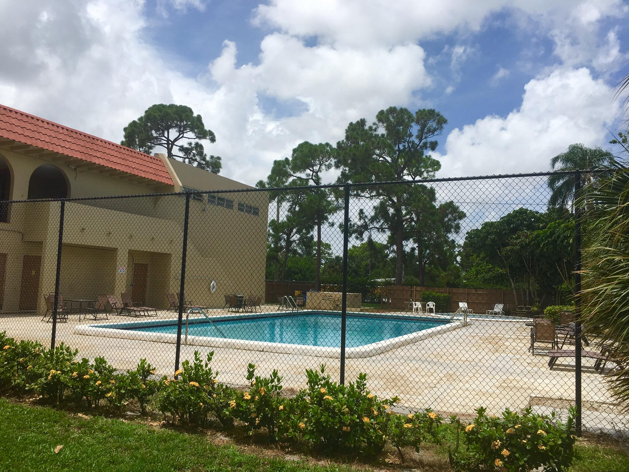 FOREST HILL GARDENS EAST COND - Residential