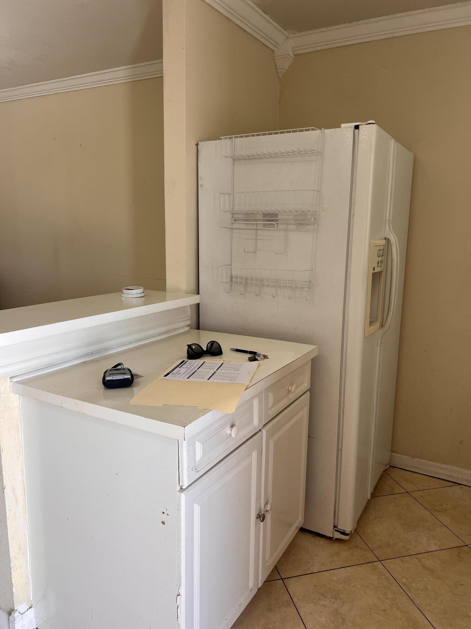 FOREST HILL GARDENS EAST COND - Residential