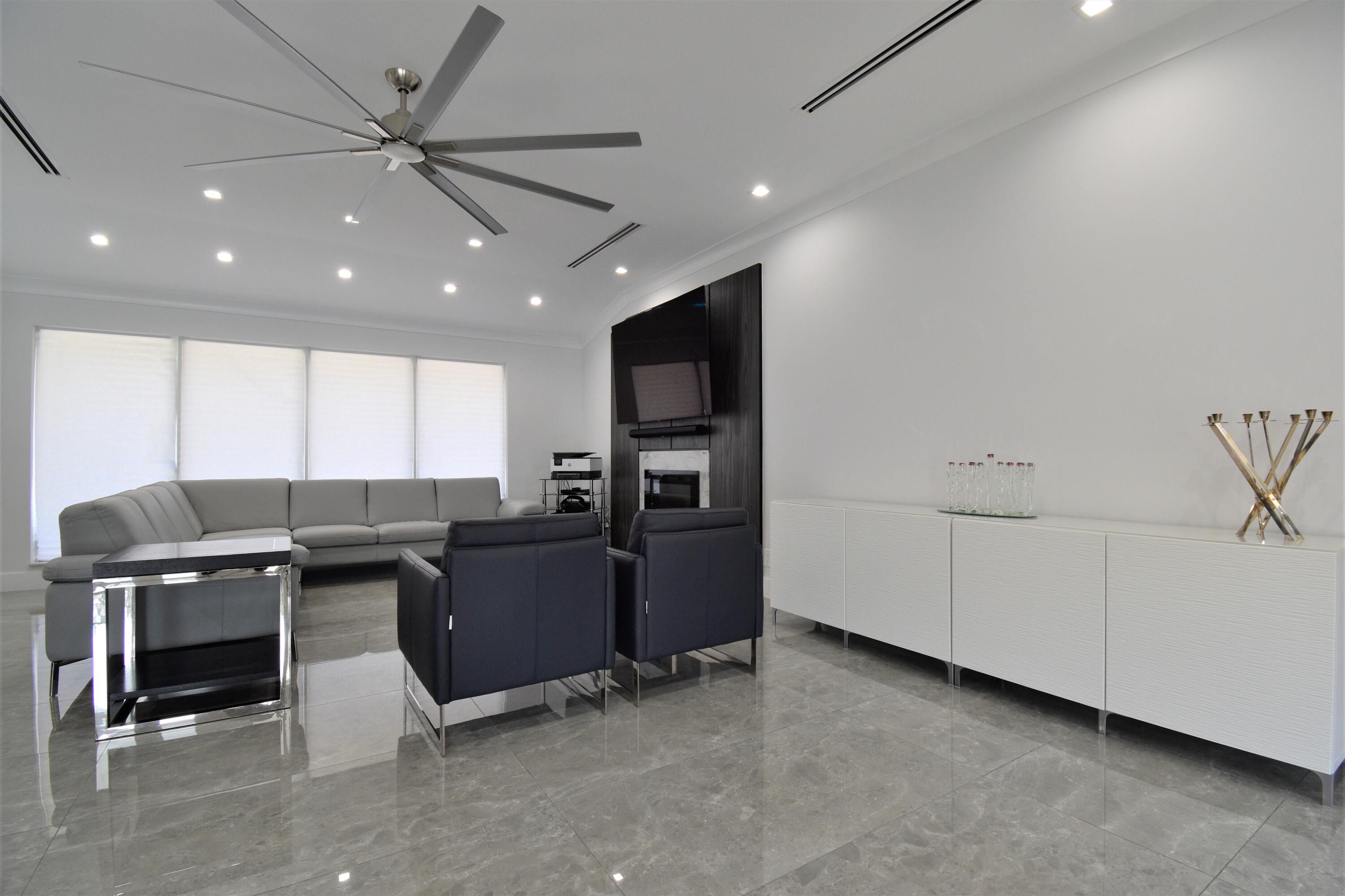 ESTANCIA II OF VIA VERDE - Residential