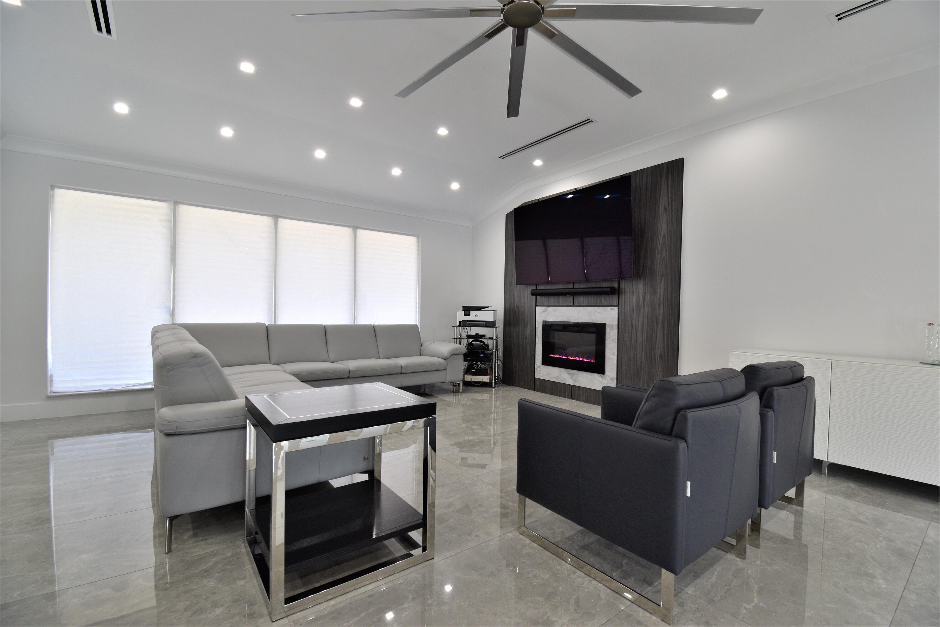 ESTANCIA II OF VIA VERDE - Residential