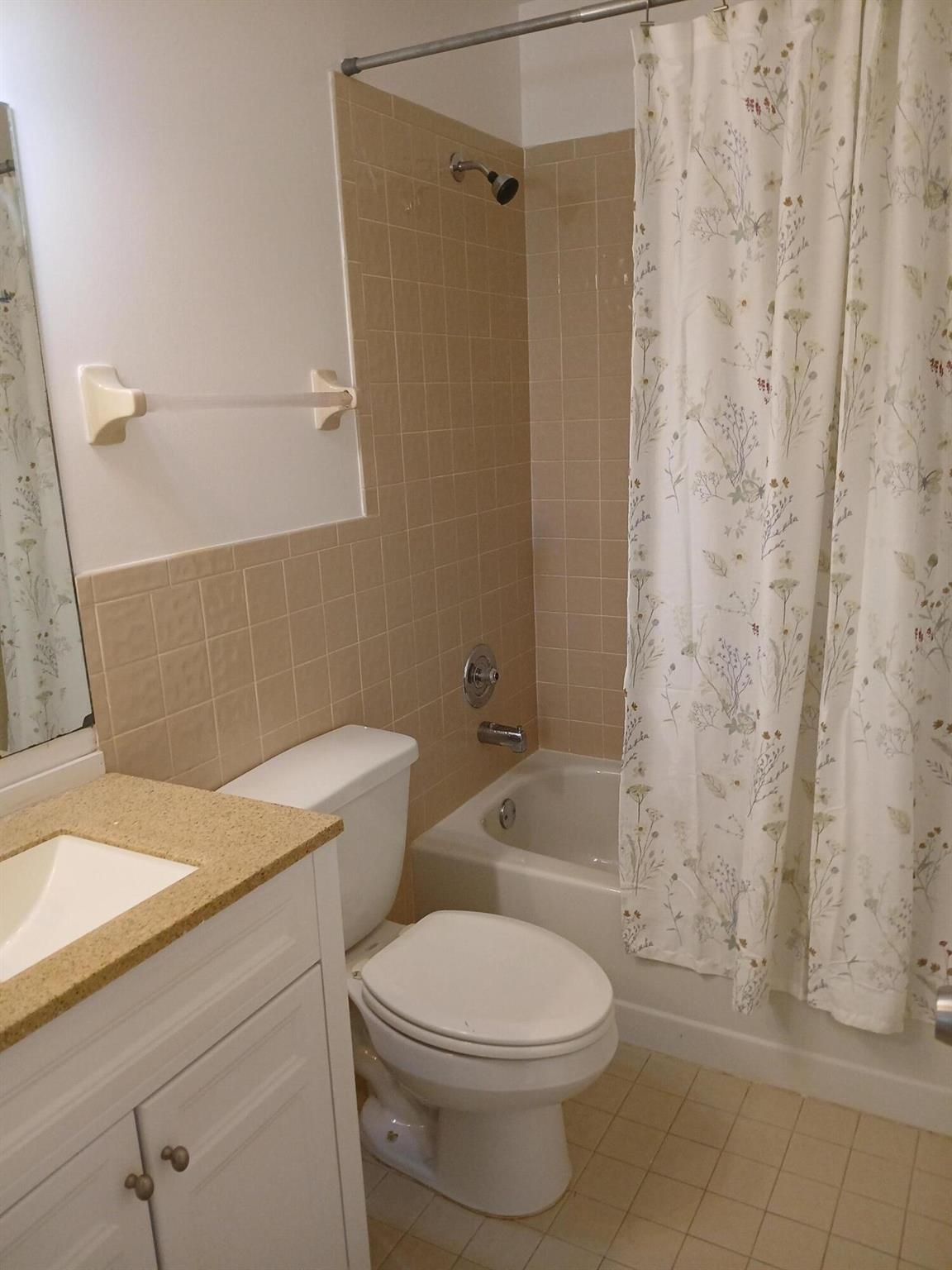 PARKWAY VILLAGE - Residential Lease