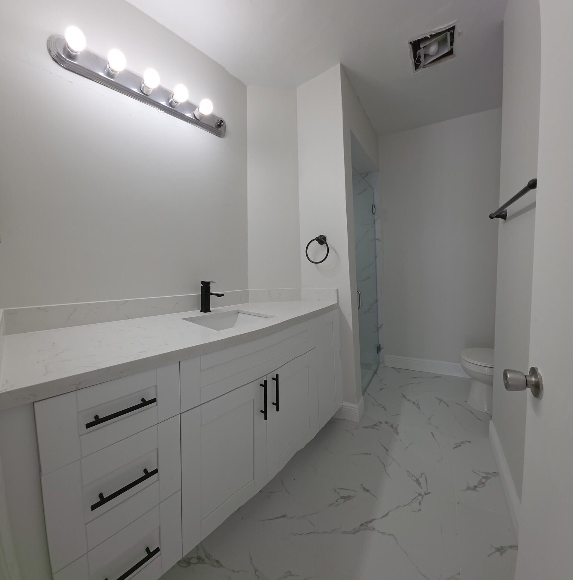 LAKESIDE GREEN PL 5 - Residential