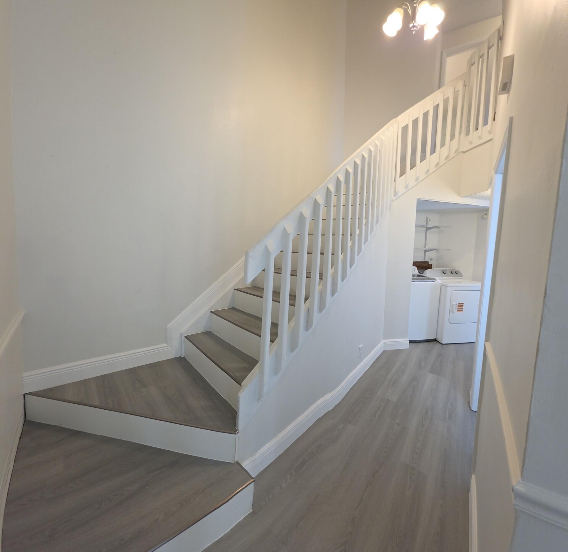 LAKESIDE GREEN PL 5 - Residential