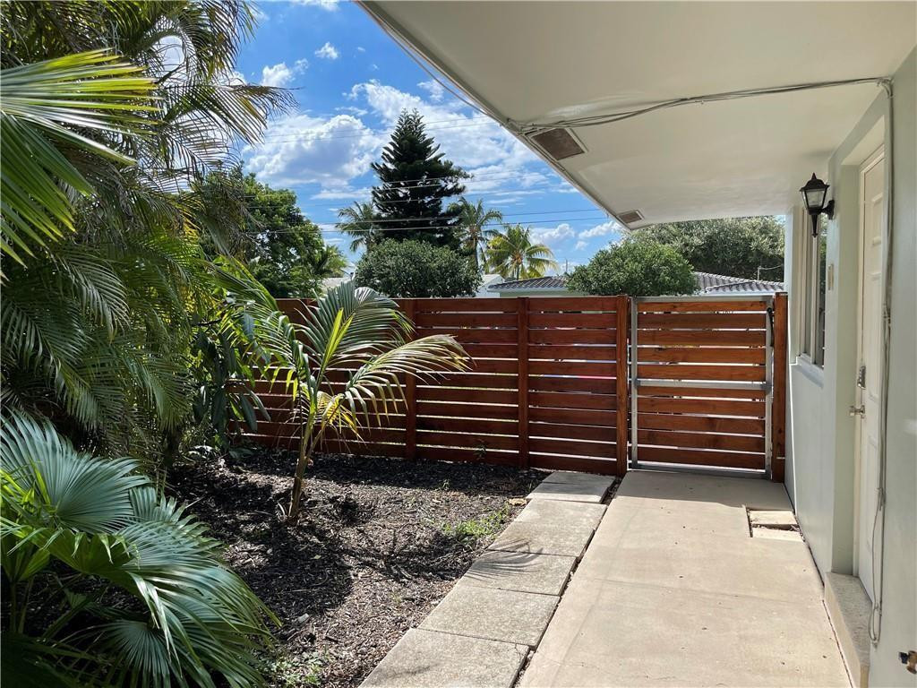 LAUDER-GATE - Residential Income