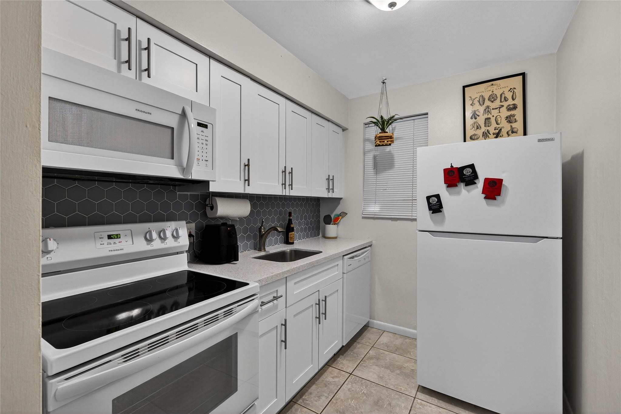 LAUDER-GATE - Residential Income