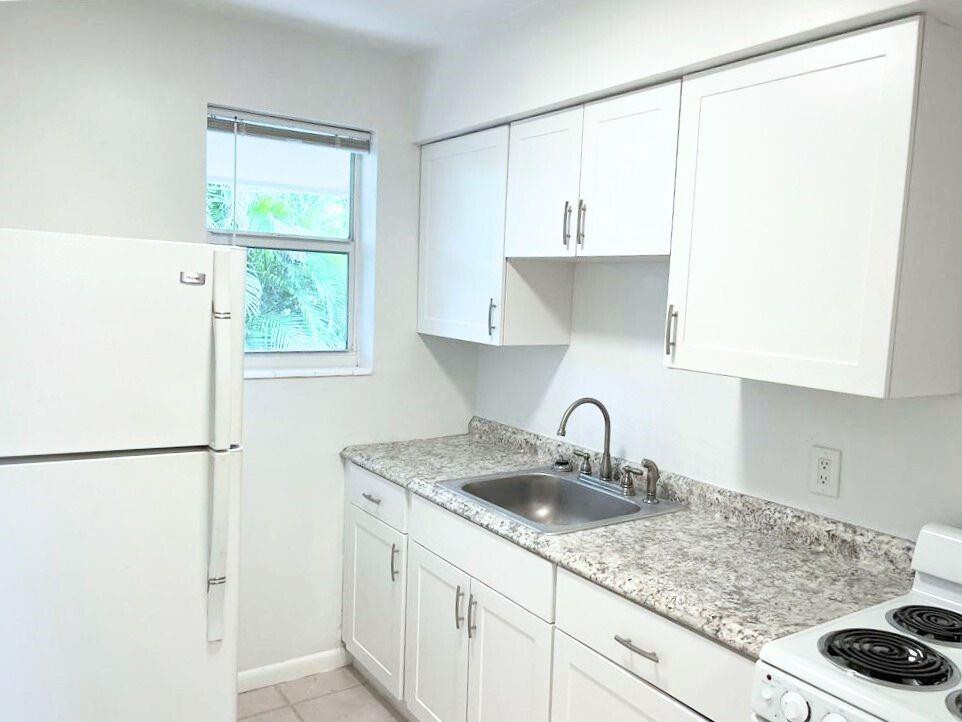 LAUDER-GATE - Residential Income