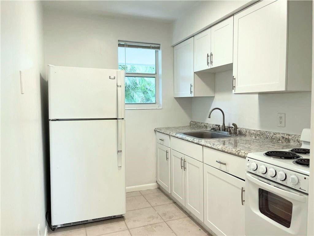 LAUDER-GATE - Residential Income