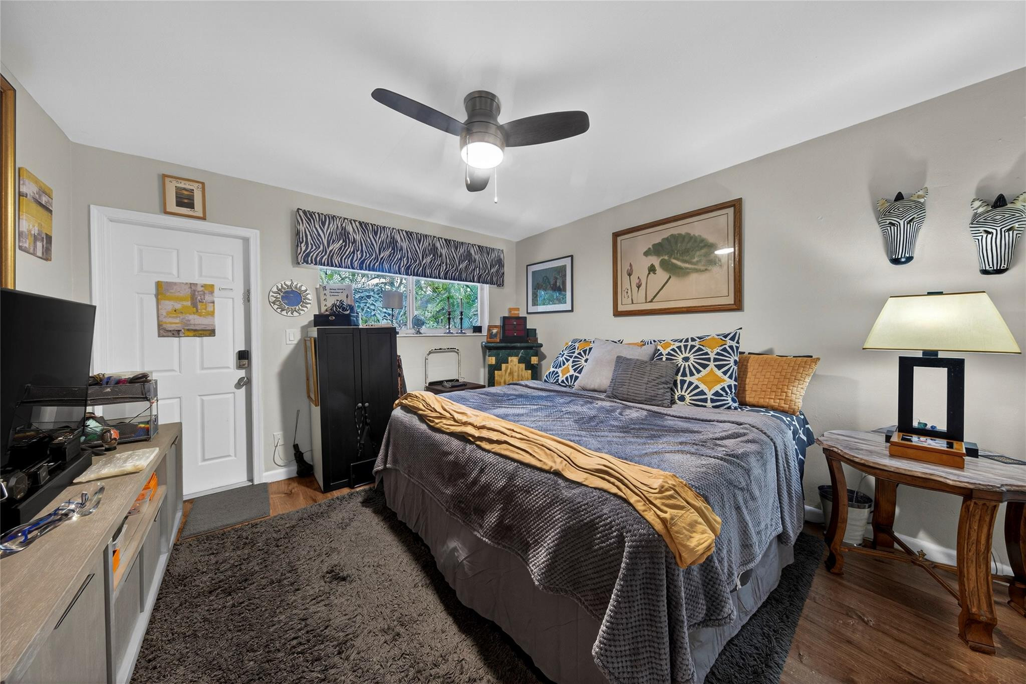 LAUDER-GATE - Residential Income