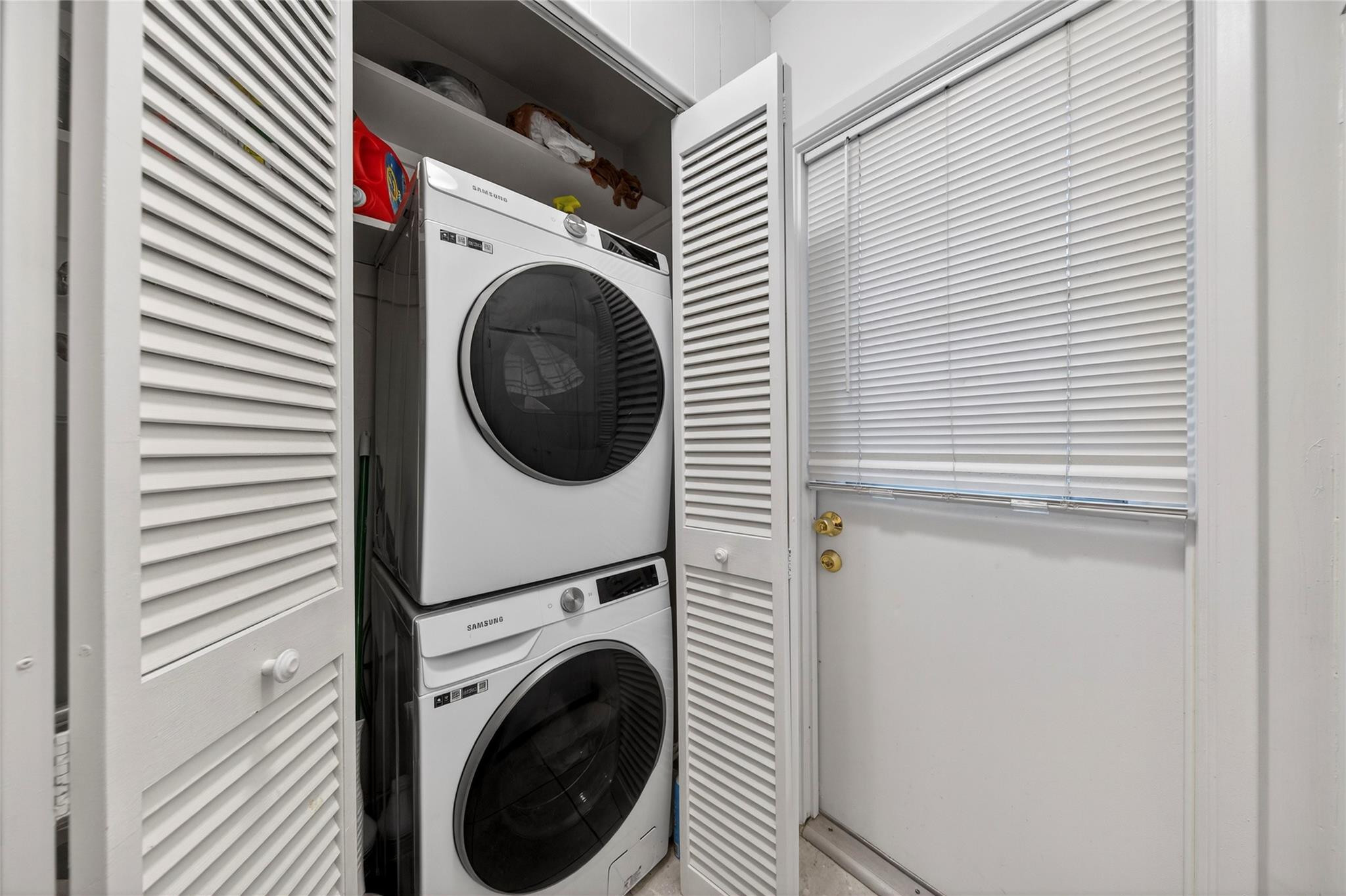 LAUDER-GATE - Residential Income