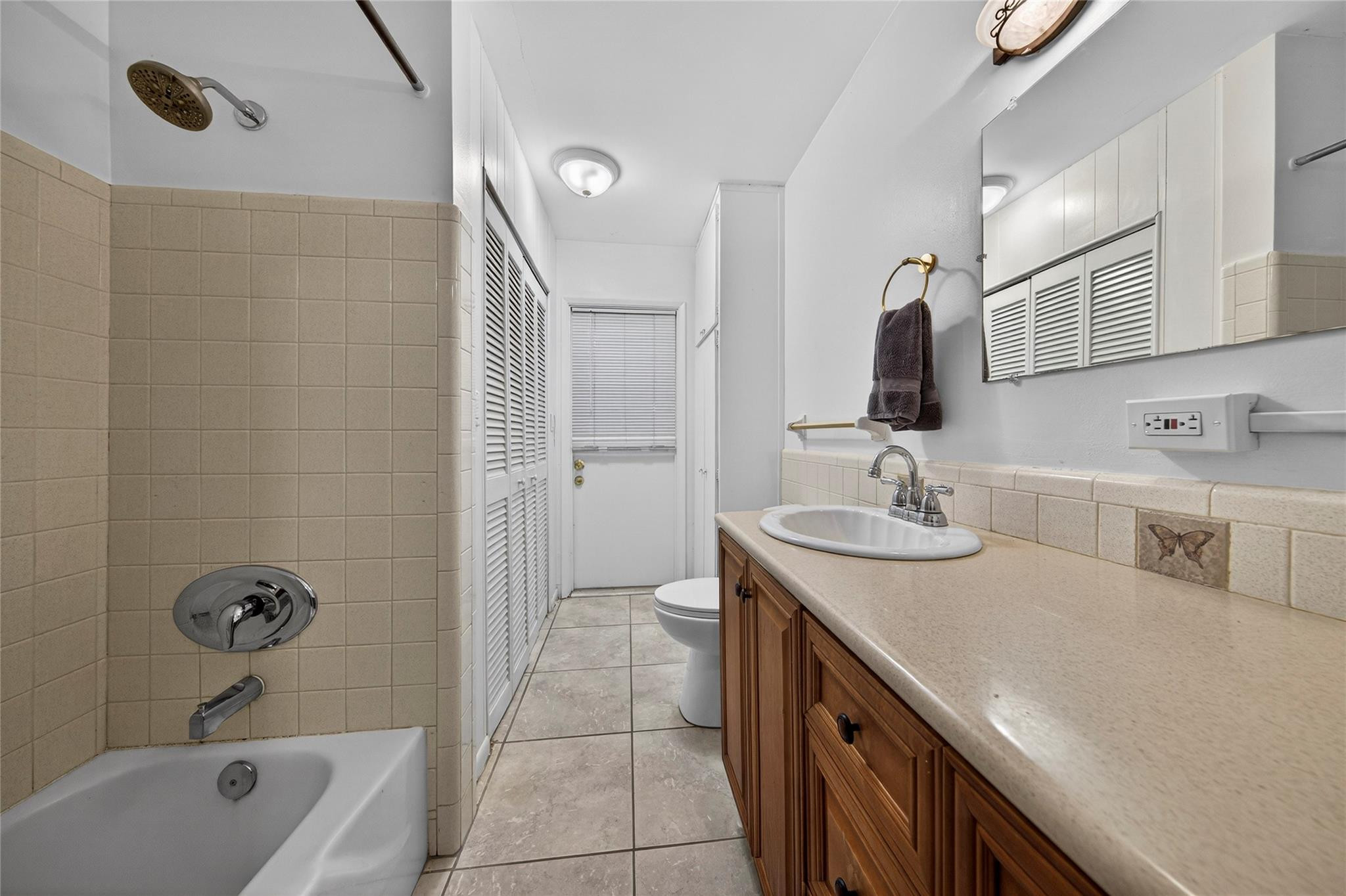 LAUDER-GATE - Residential Income