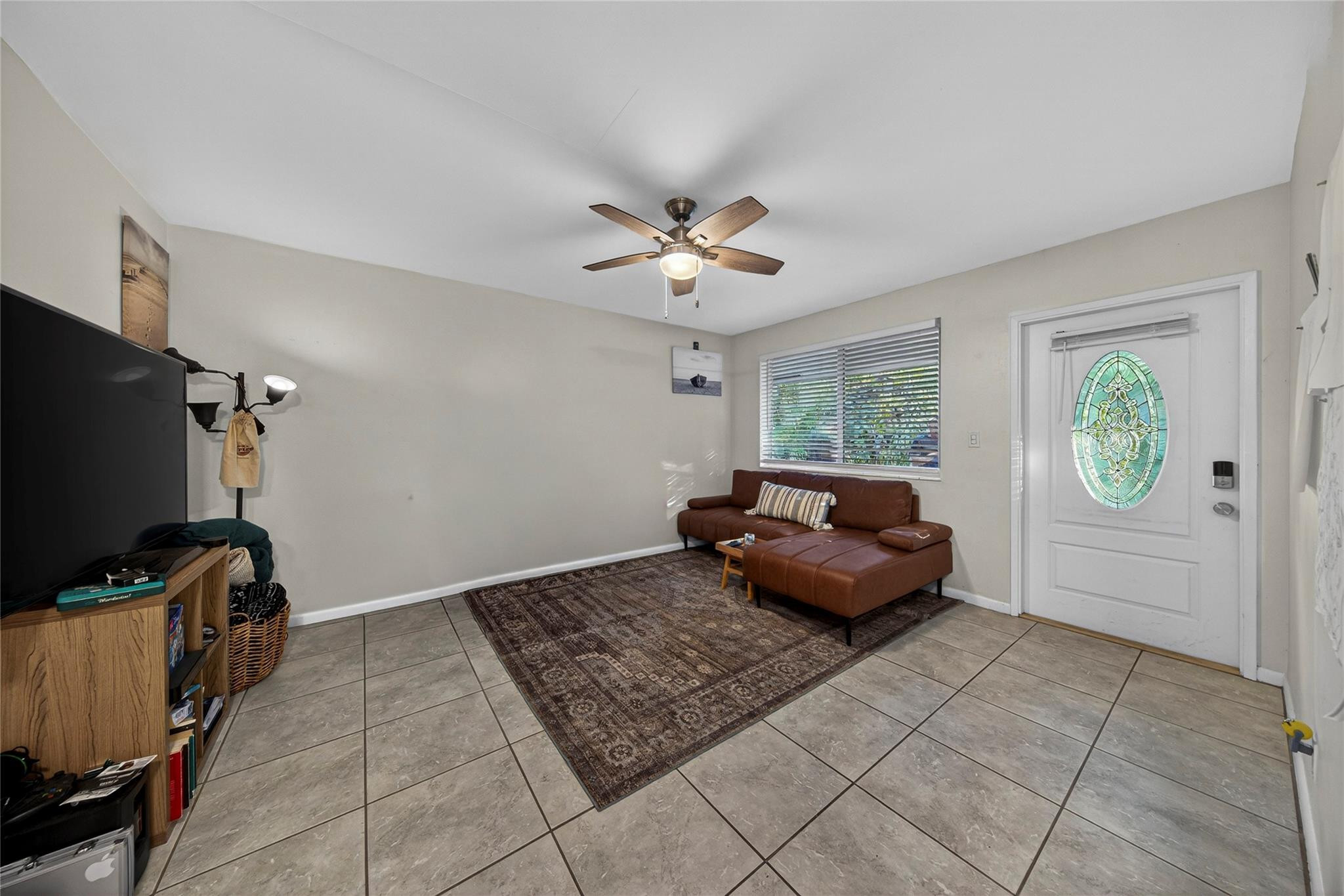 LAUDER-GATE - Residential Income