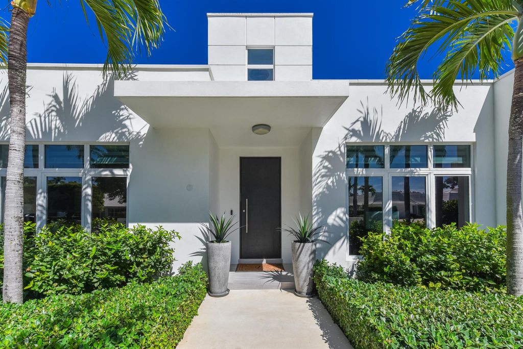 Photo of 2148 W Maya Palm Drive, Boca Raton, FL 33432 (MLS # R11006209)