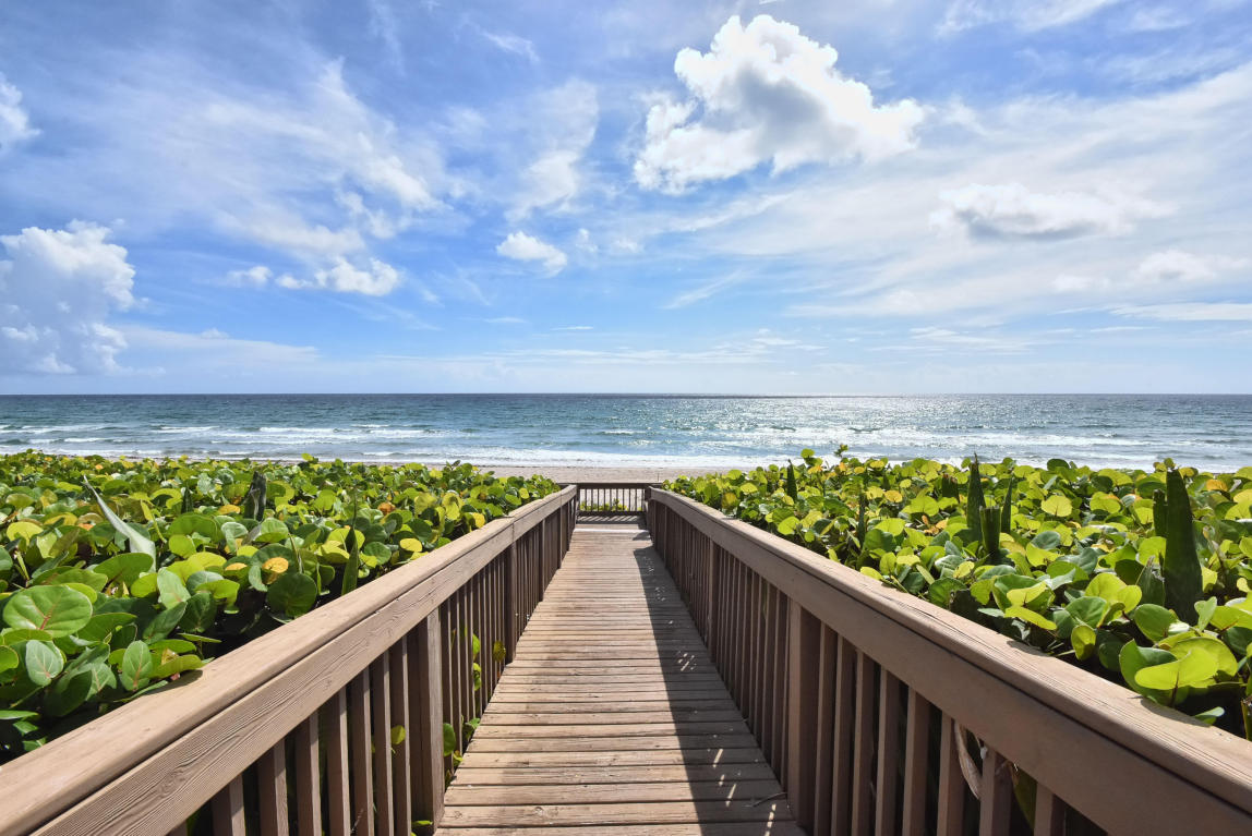 BALLANTRAE CONDO - Residential