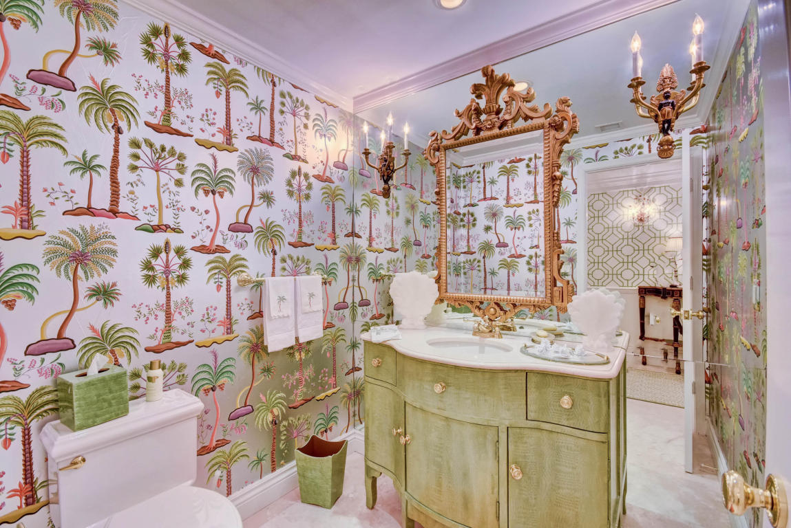 BALLANTRAE CONDO - Residential