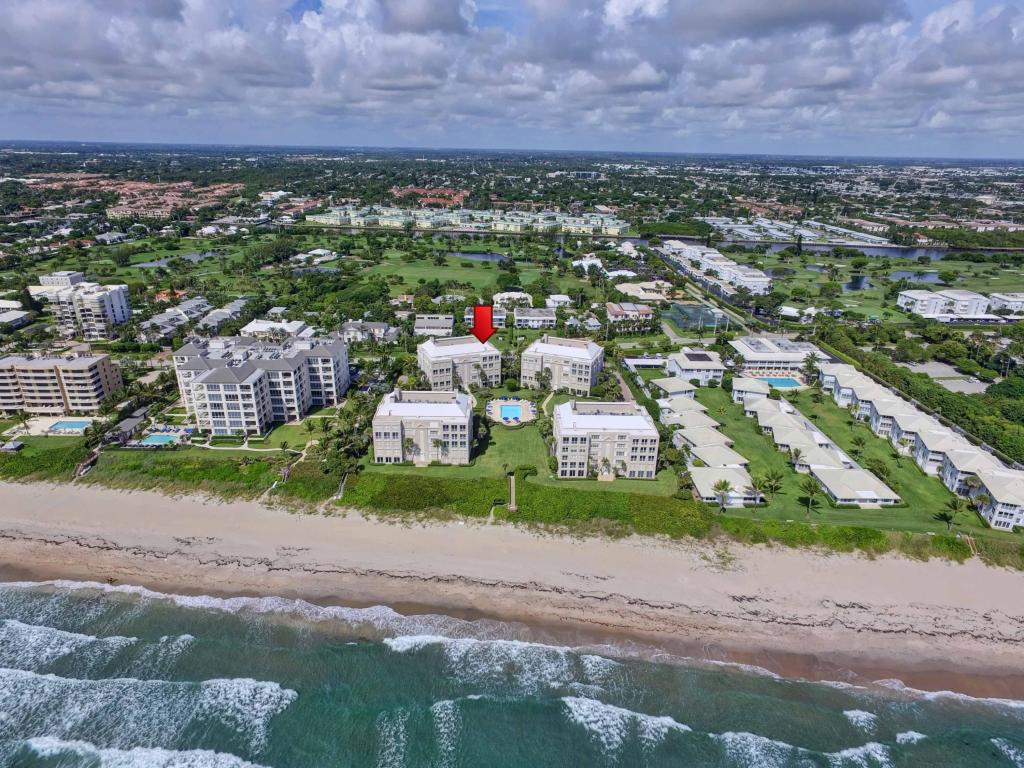 BALLANTRAE CONDO - Residential