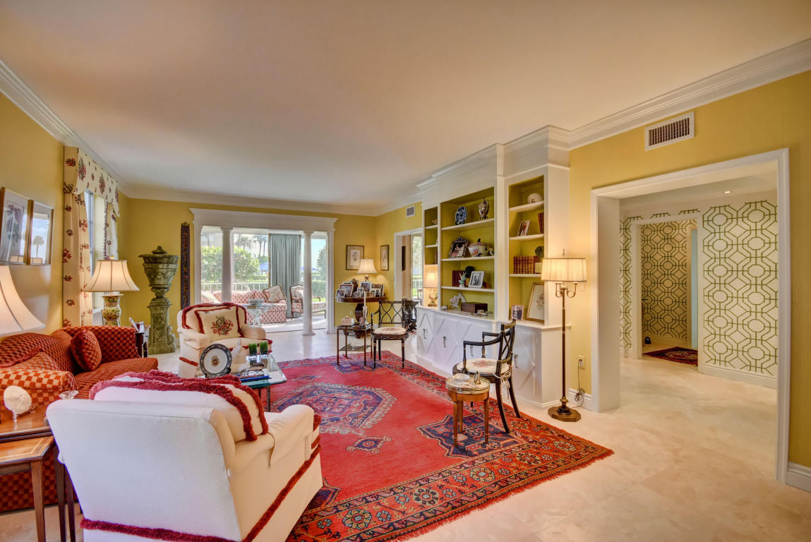 BALLANTRAE CONDO - Residential