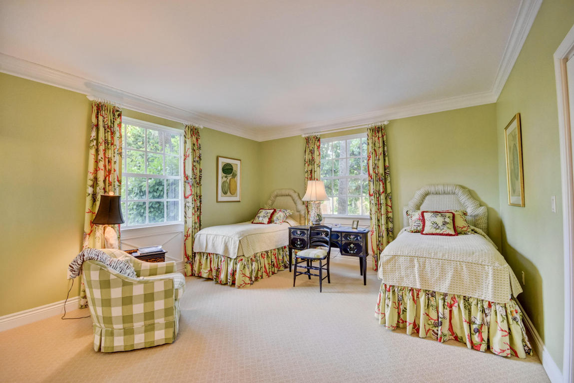 BALLANTRAE CONDO - Residential