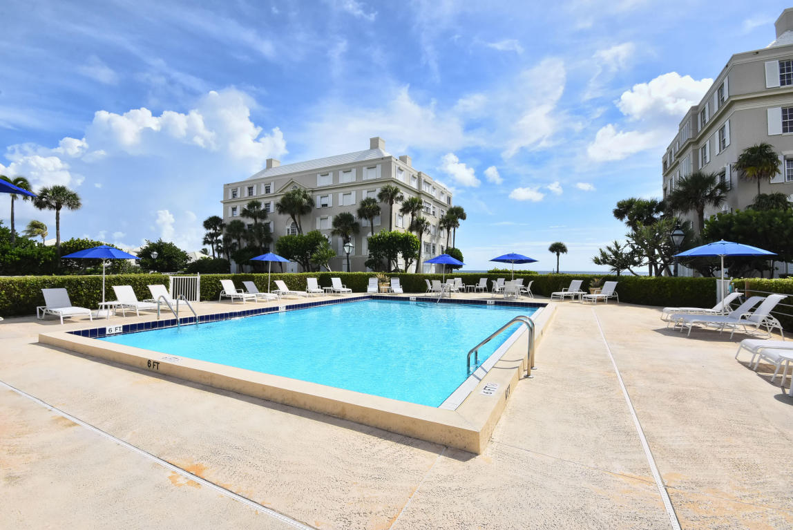 BALLANTRAE CONDO - Residential