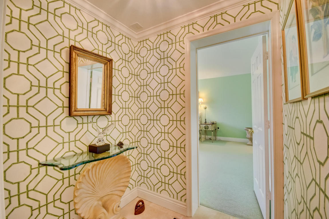 BALLANTRAE CONDO - Residential