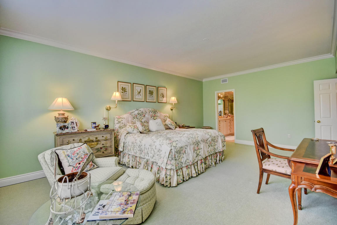 BALLANTRAE CONDO - Residential