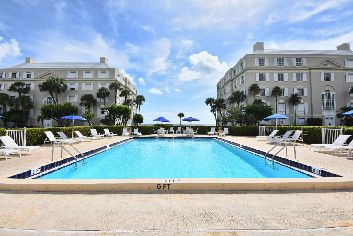 BALLANTRAE CONDO - Residential