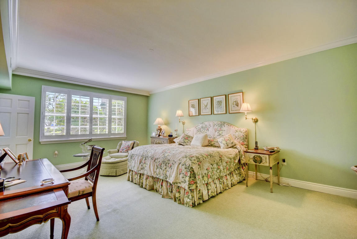 BALLANTRAE CONDO - Residential